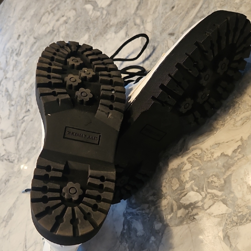 Never Worn Sincerely Jules White Combat Boots - Picture 9 of 10